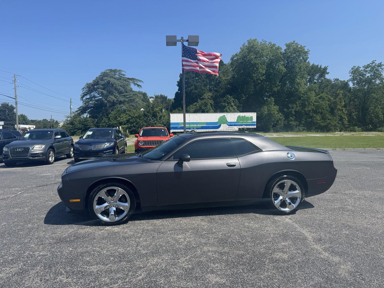 Dodge Challenger 2dr Cpe SXT Plus 2014