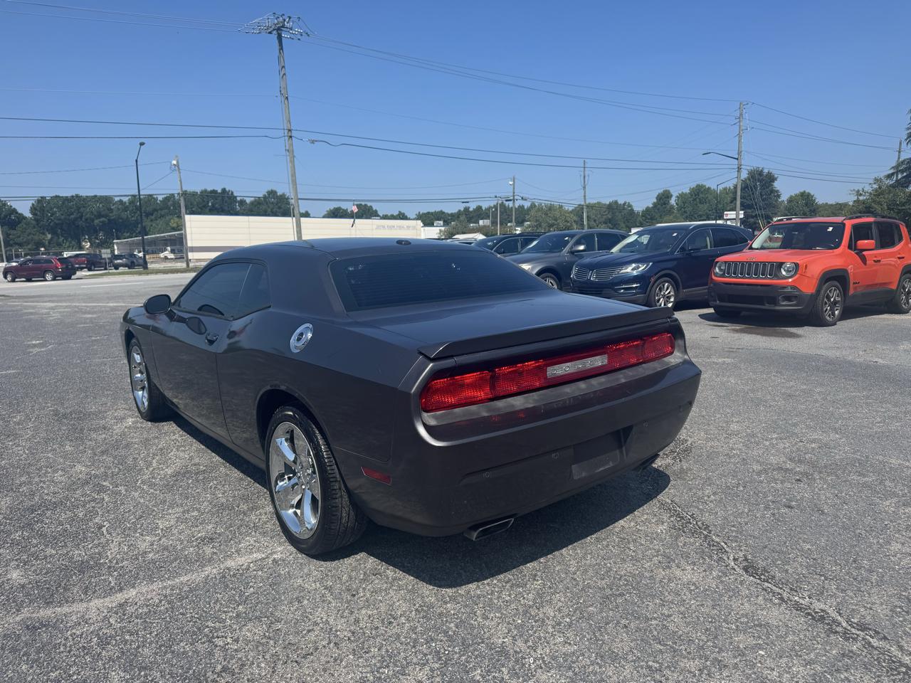 Dodge Challenger 2dr Cpe SXT Plus 2014