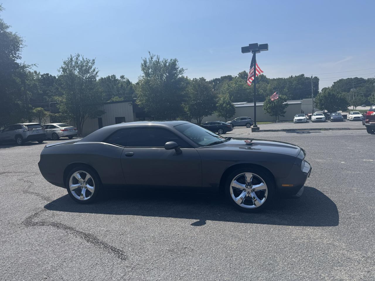 Dodge Challenger 2dr Cpe SXT Plus 2014