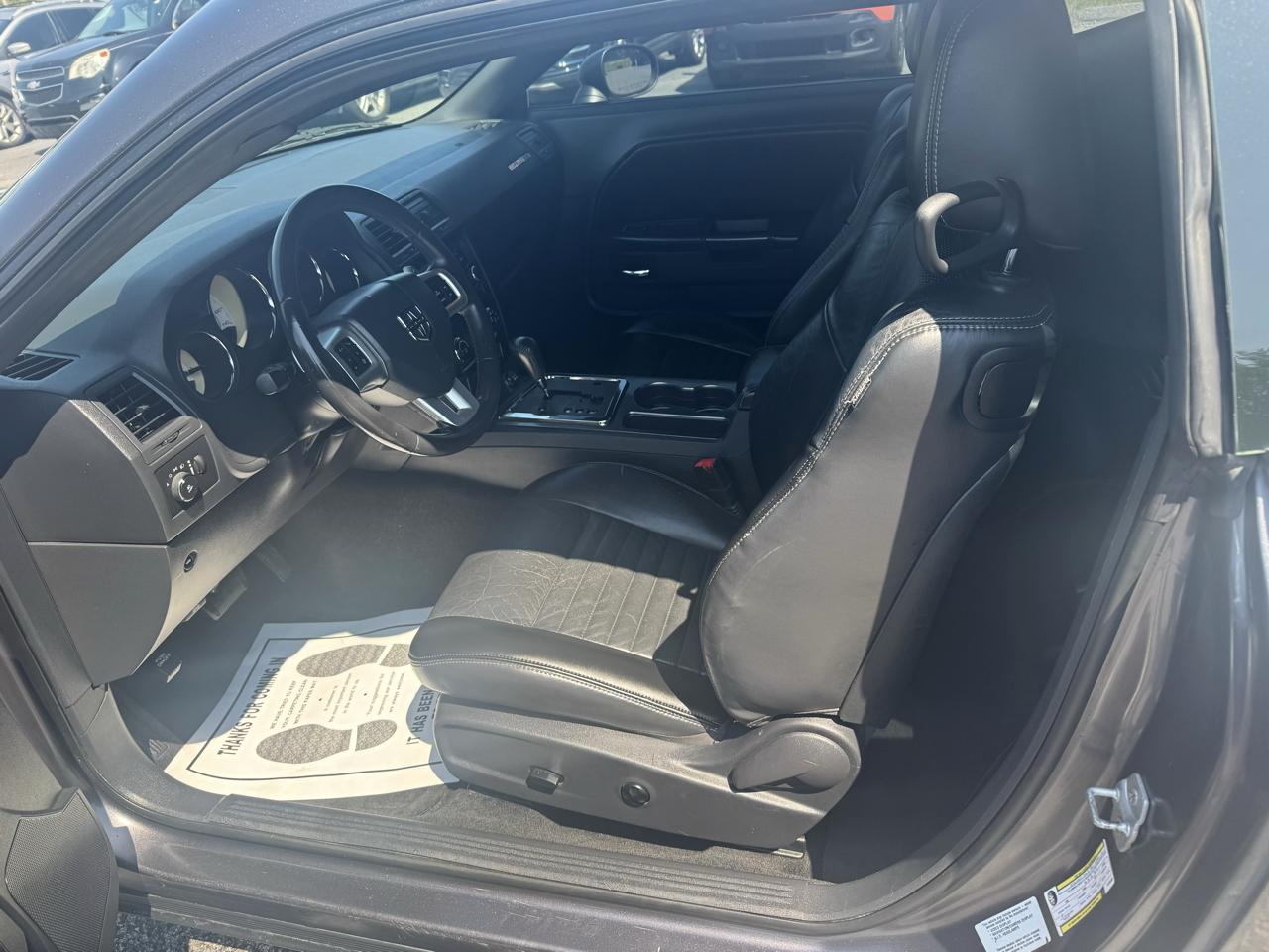 Dodge Challenger 2dr Cpe SXT Plus 2014