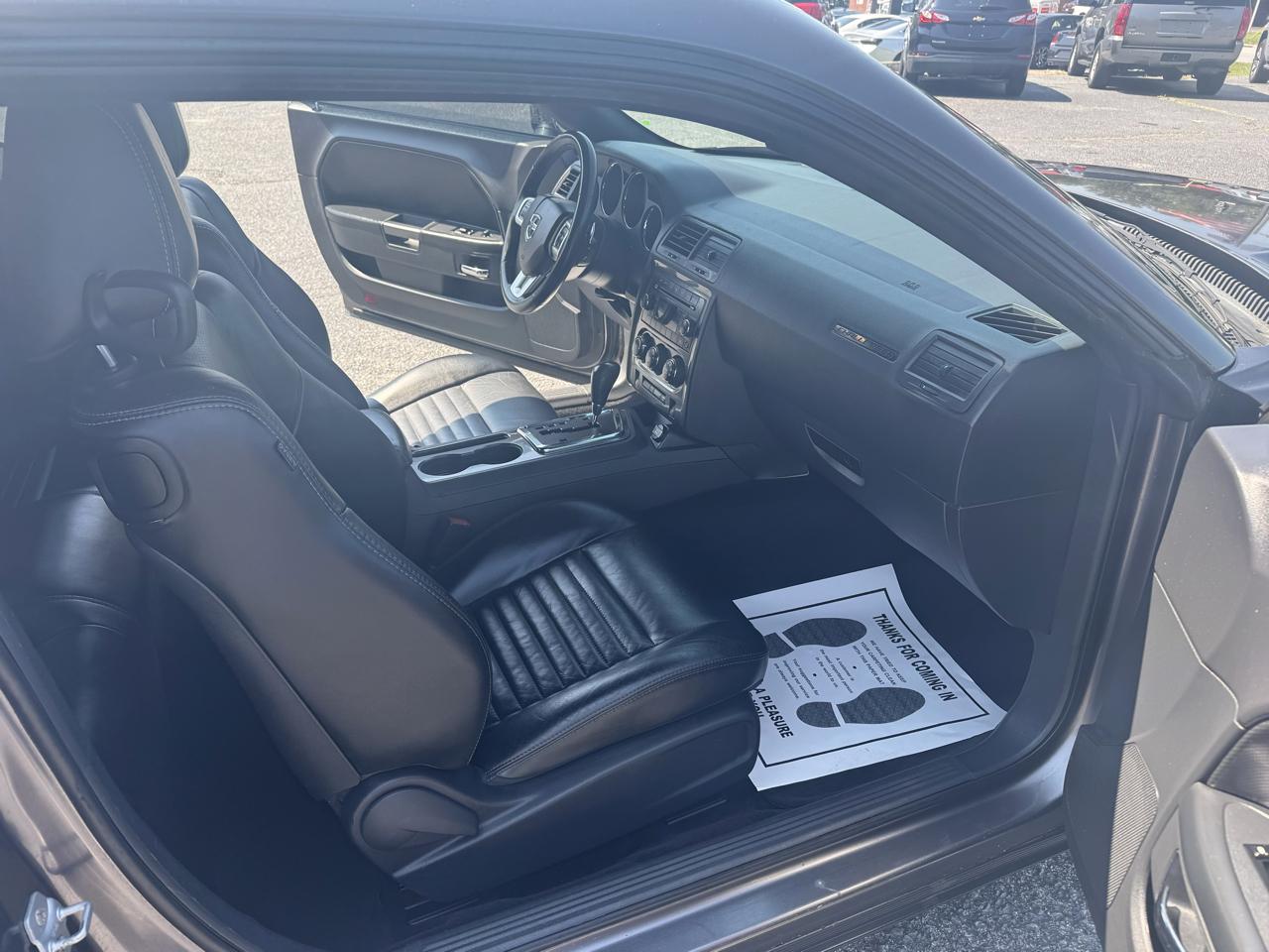 Dodge Challenger 2dr Cpe SXT Plus 2014