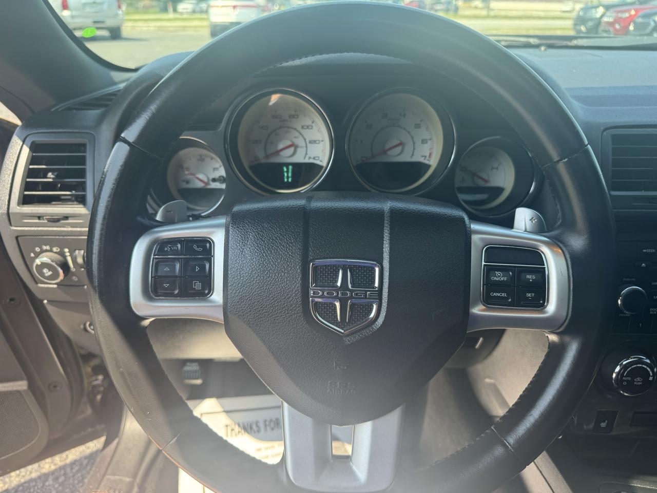 Dodge Challenger 2dr Cpe SXT Plus 2014