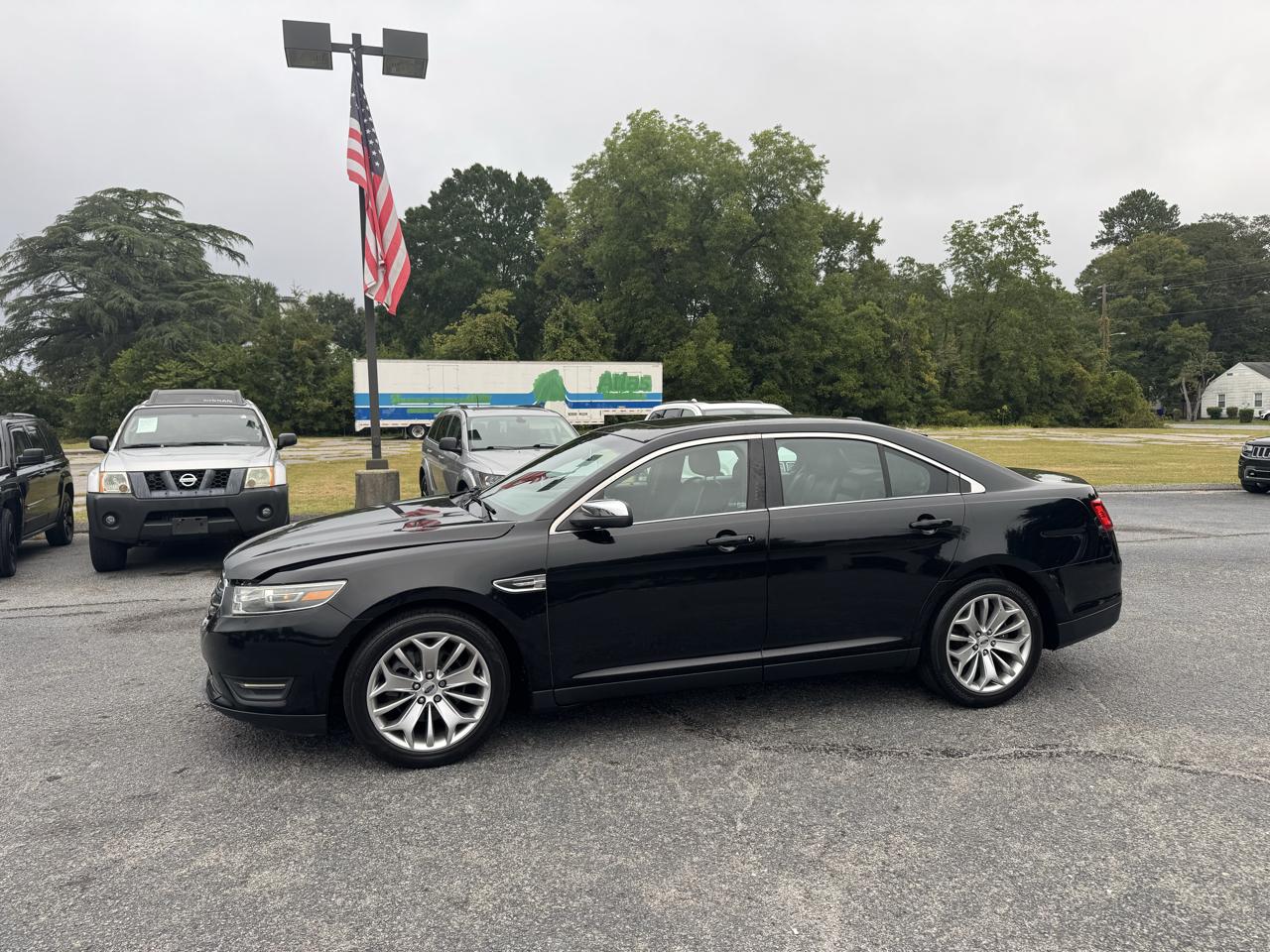 Ford Taurus Limited FWD 2017