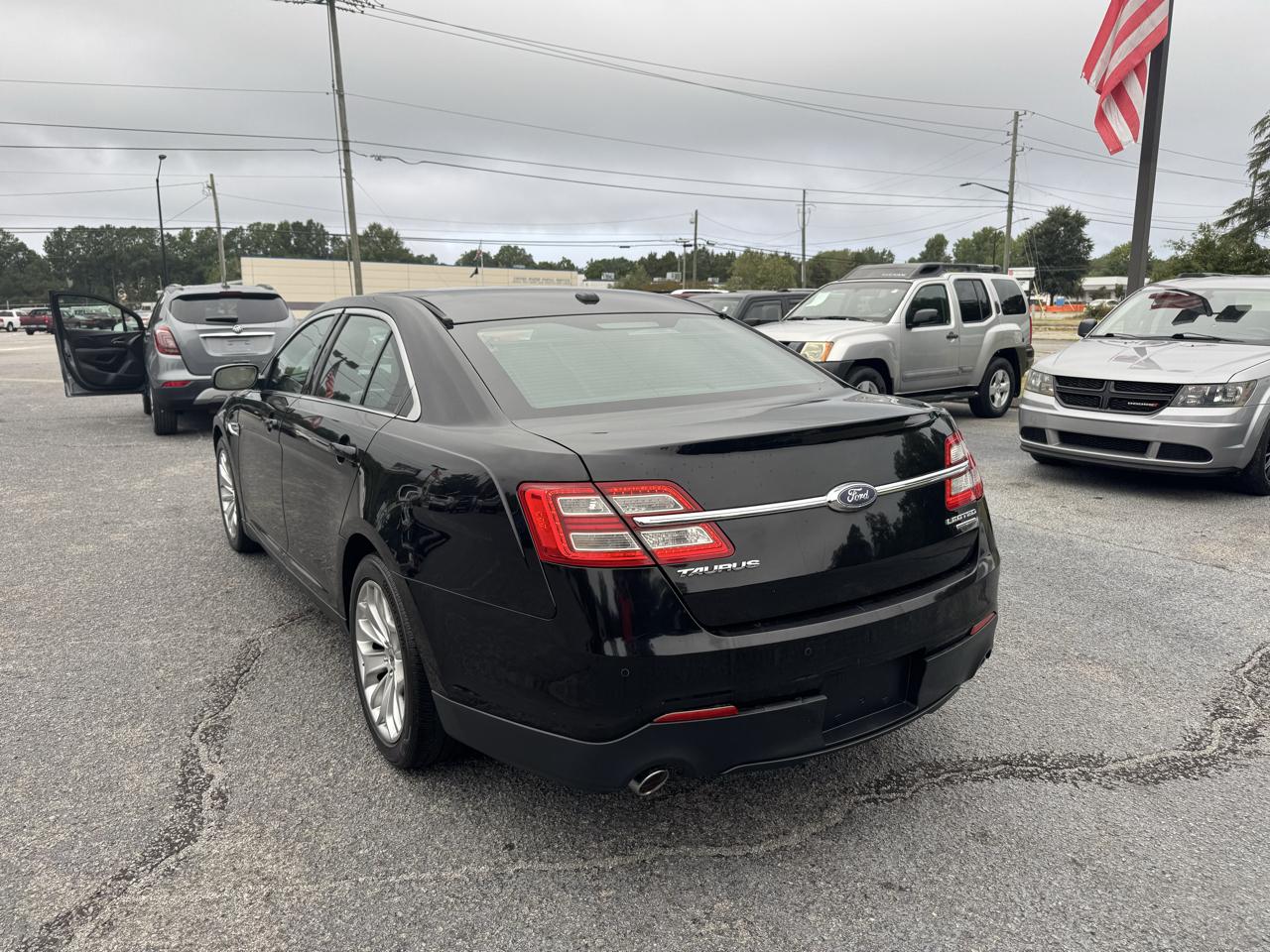 Ford Taurus Limited FWD 2017
