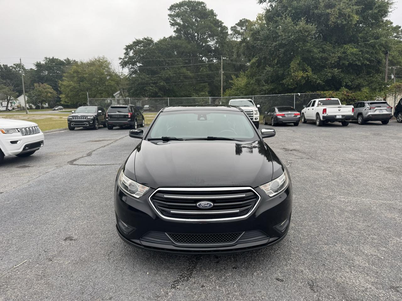 Ford Taurus Limited FWD 2017