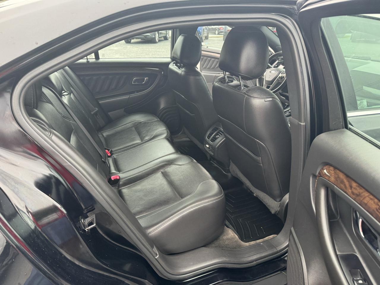Ford Taurus Limited FWD 2017