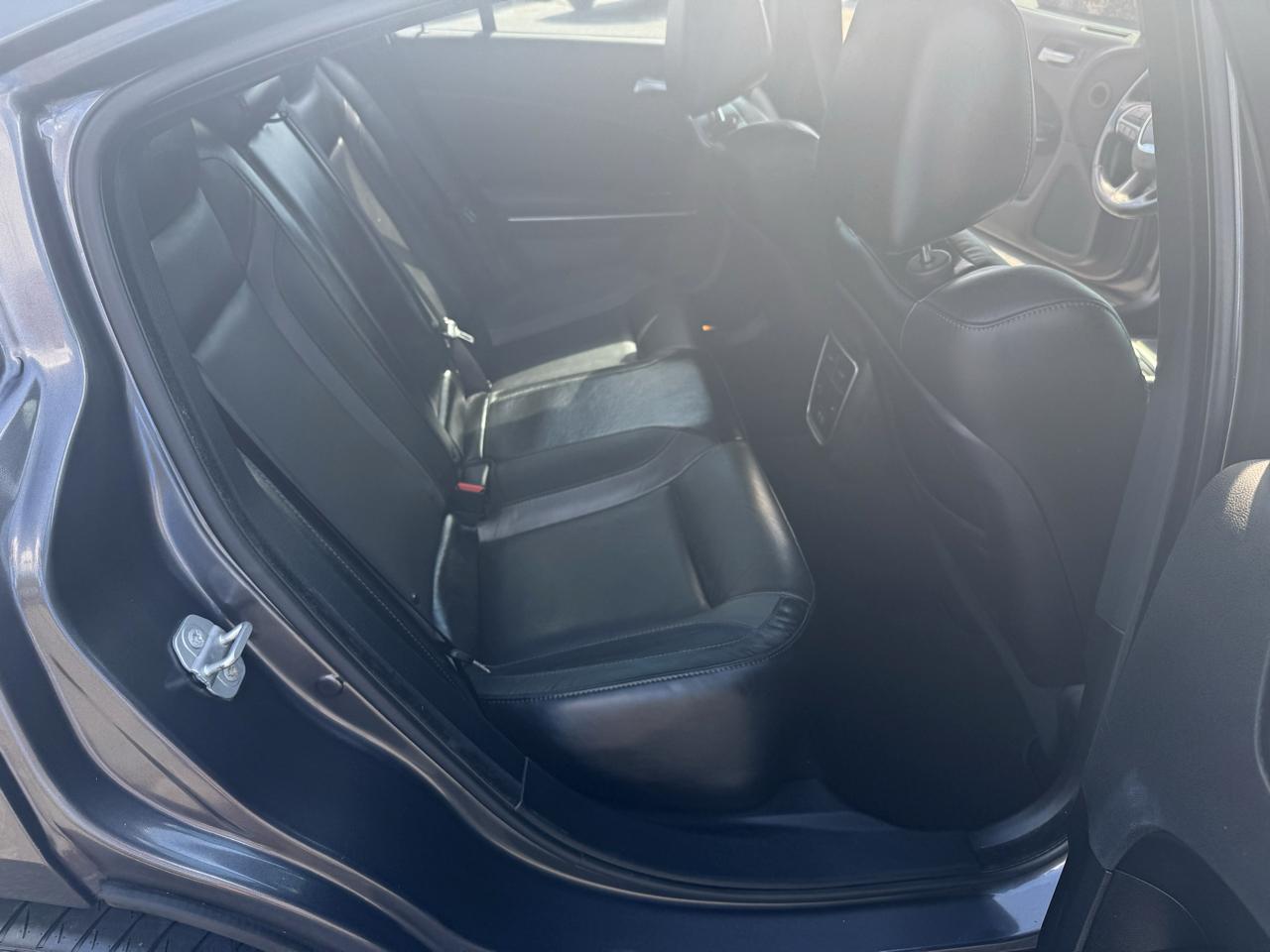 Dodge Charger SXT RWD 2019