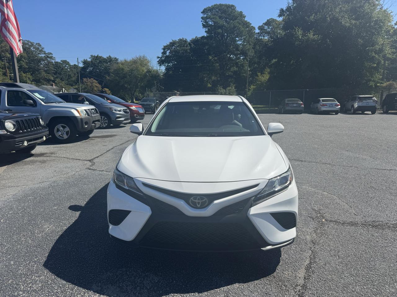 Toyota Camry SE Auto (Natl) 2020