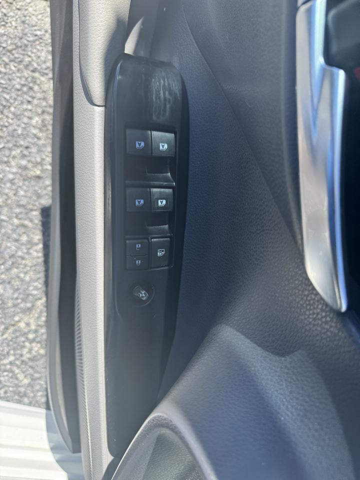Toyota Camry SE Auto (Natl) 2020