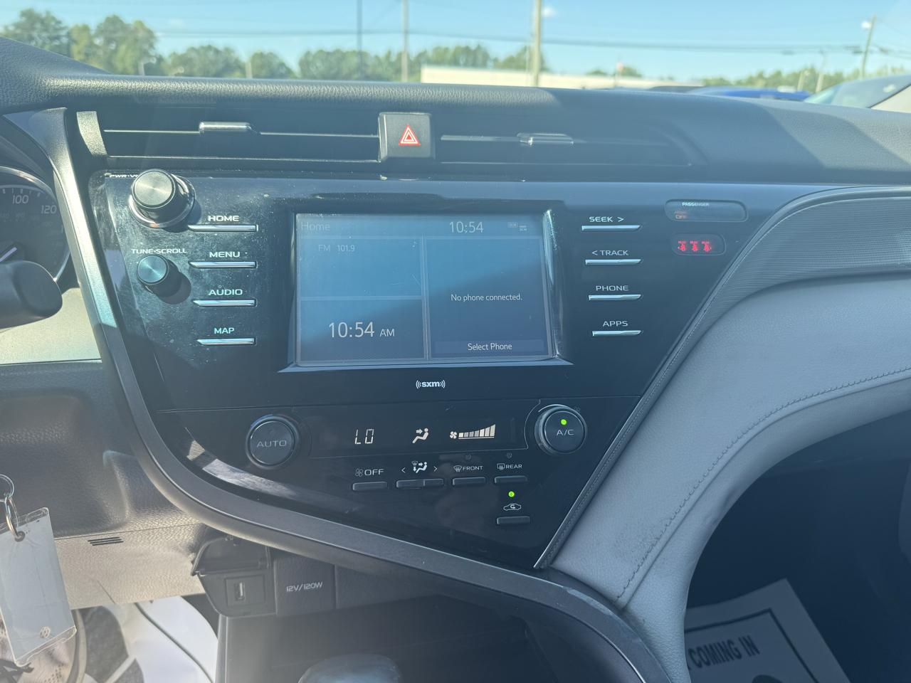 Toyota Camry SE Auto (Natl) 2020