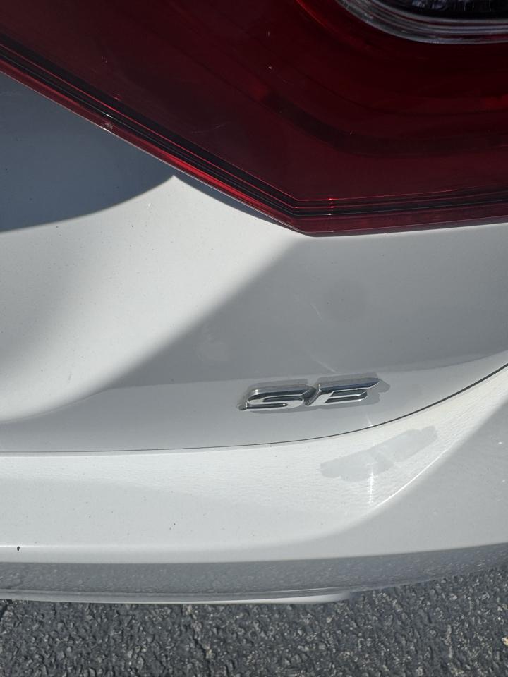 Toyota Camry SE Auto (Natl) 2020