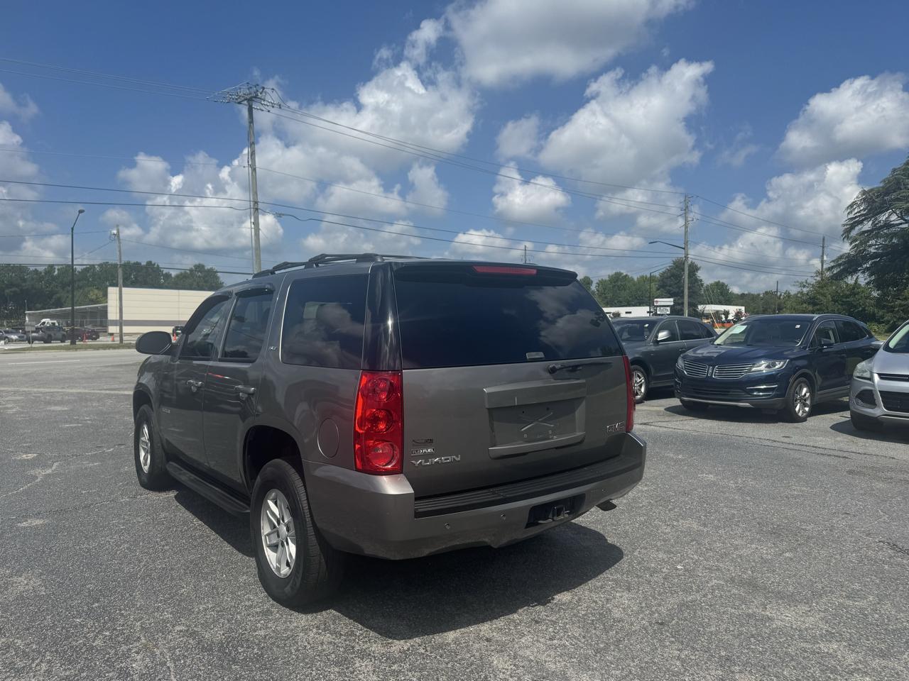 GMC Yukon 4WD 4dr 1500 SLT w/4SB 2009