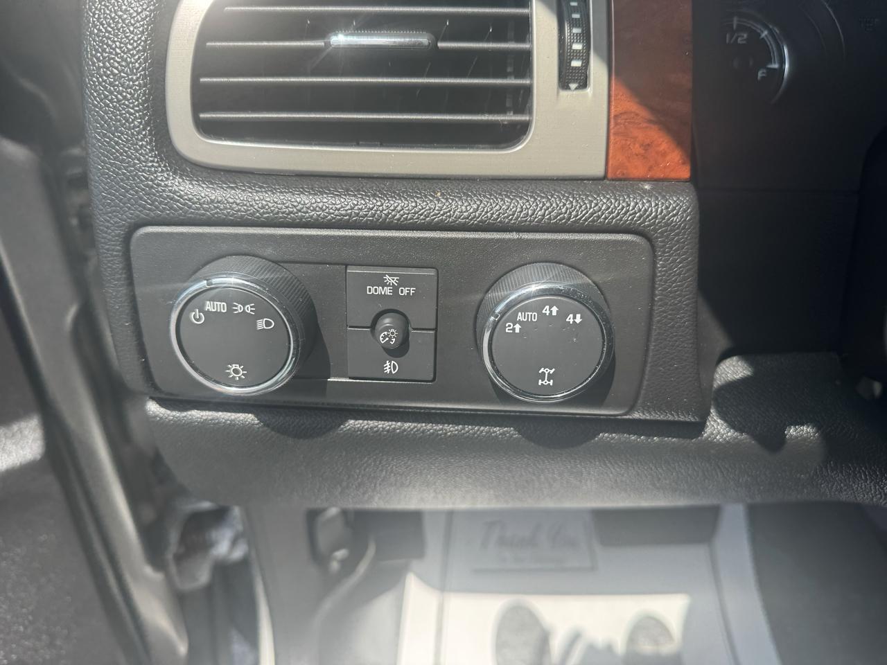 GMC Yukon 4WD 4dr 1500 SLT w/4SB 2009