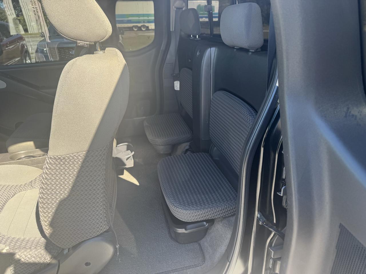 Nissan Frontier 2WD SE King Cab V6 Auto 2005