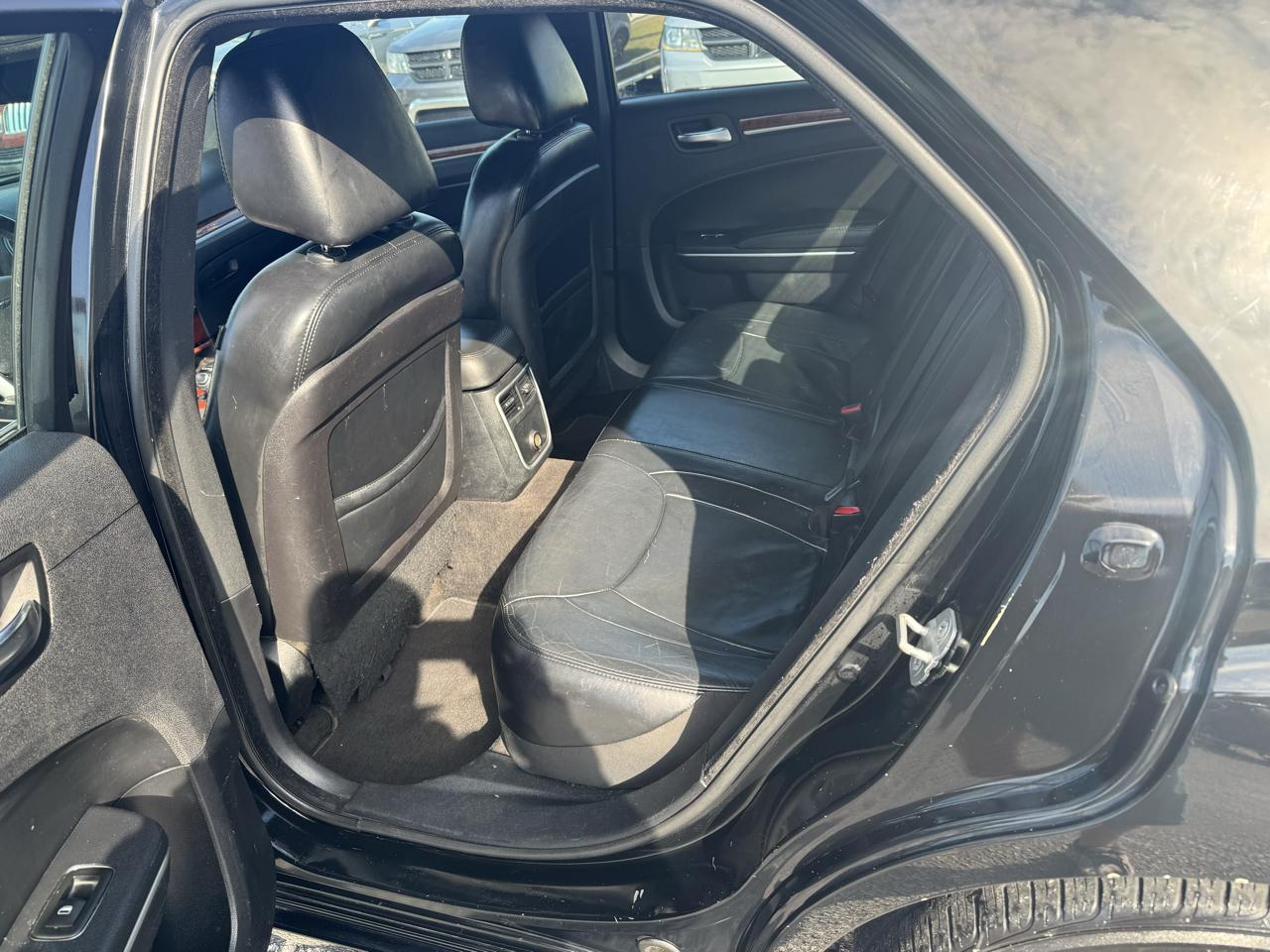 Chrysler 300 4dr Sdn RWD 2014