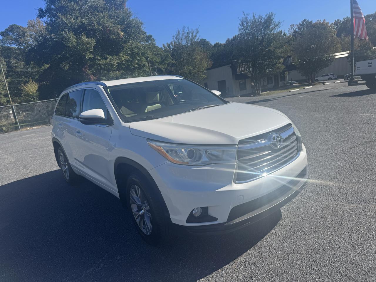 Toyota Highlander AWD 4dr V6 XLE (Natl) 2014