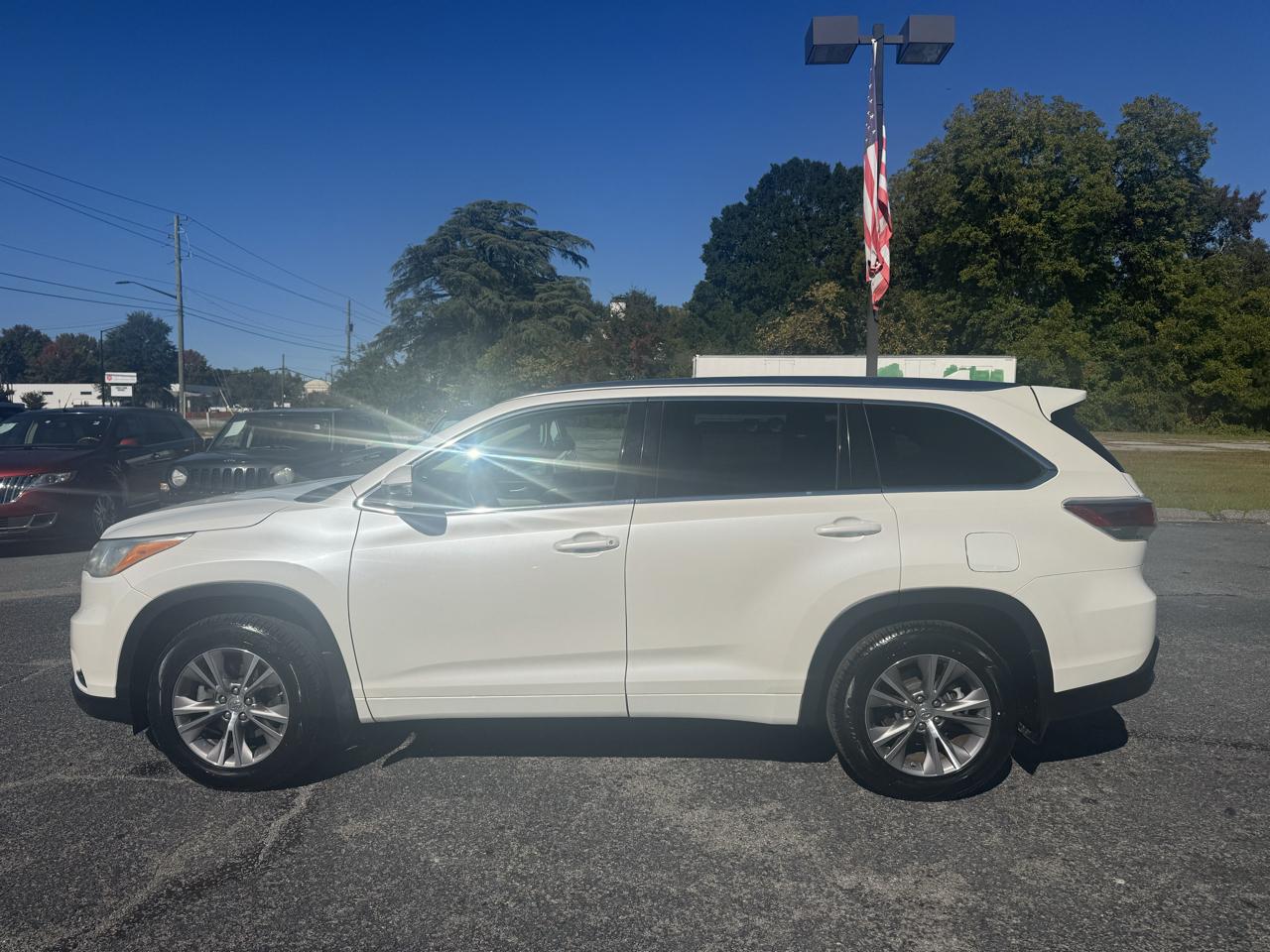 Toyota Highlander AWD 4dr V6 XLE (Natl) 2014