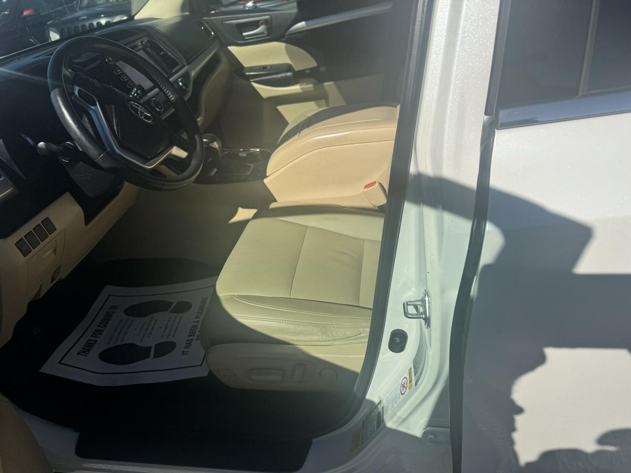 Toyota Highlander AWD 4dr V6 XLE (Natl) 2014