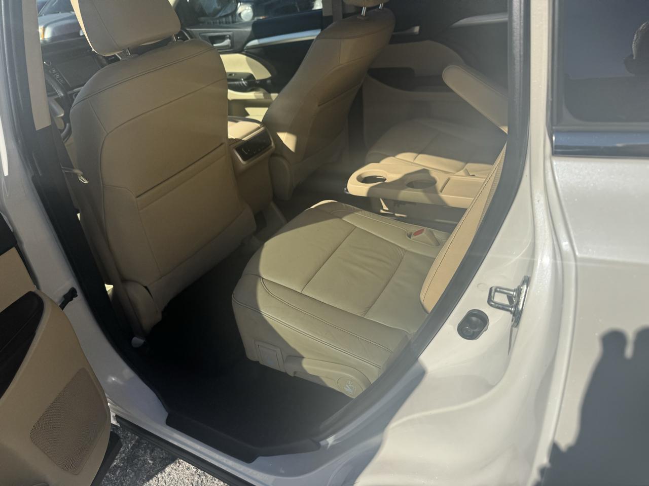 Toyota Highlander AWD 4dr V6 XLE (Natl) 2014