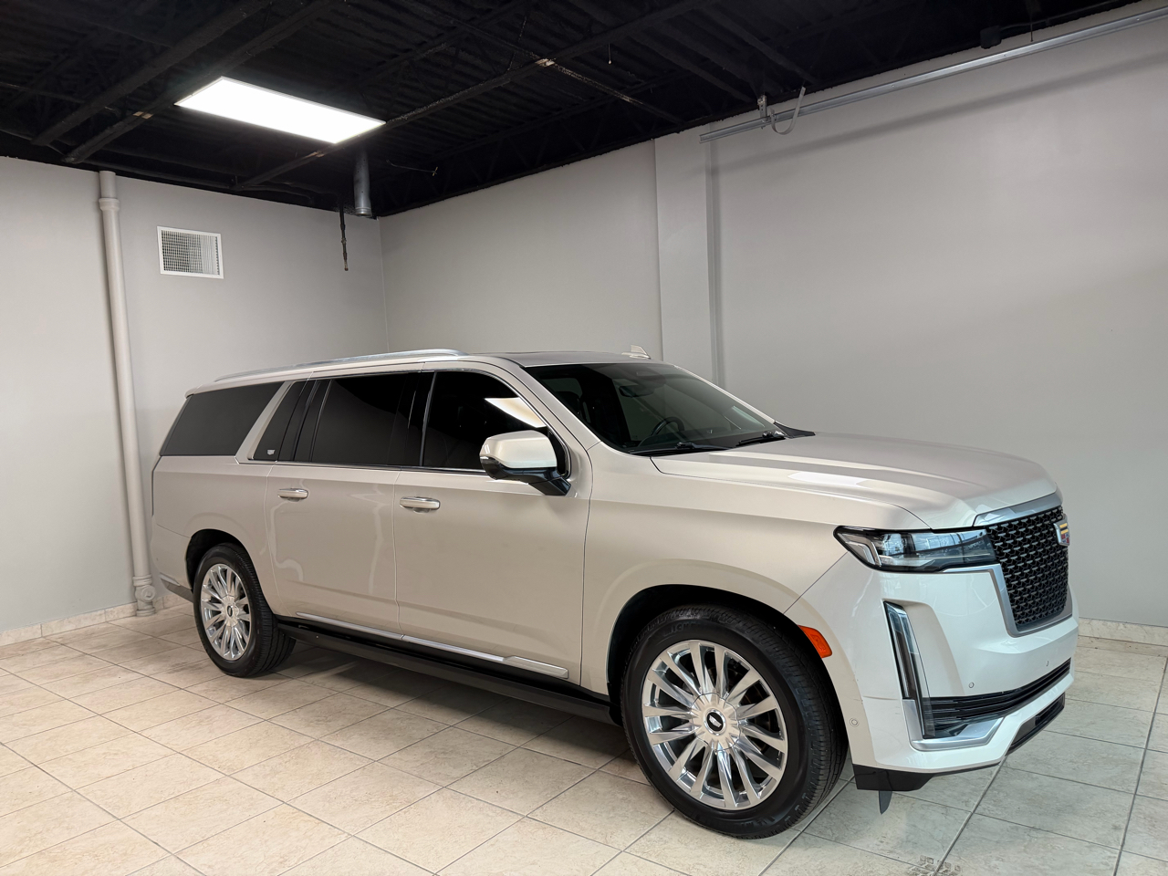 2022 Cadillac Escalade ESV 4WD 4dr Premium Luxury