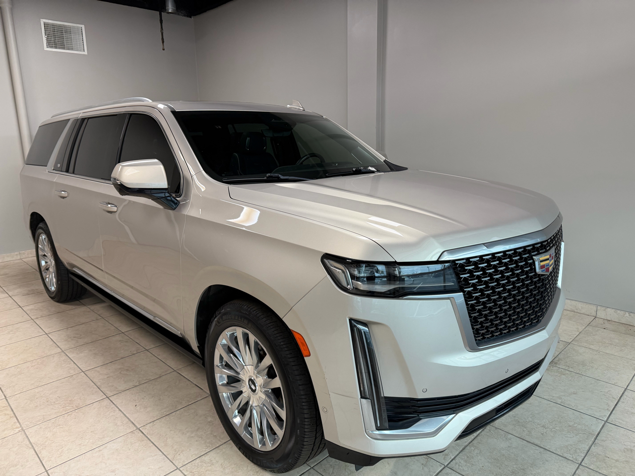 Cadillac Escalade ESV 4WD 4dr Premium Luxury 2022