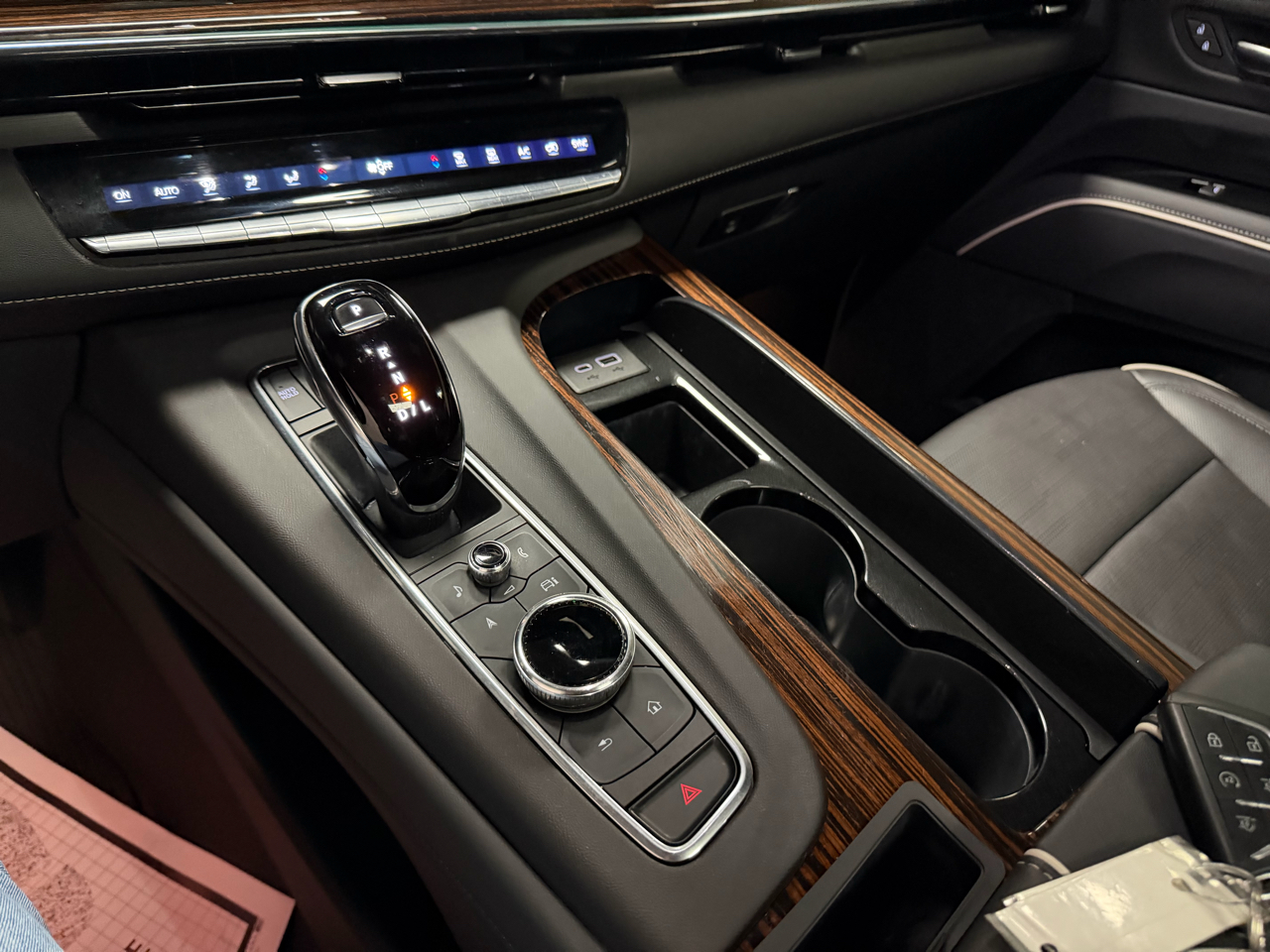 Cadillac Escalade ESV 4WD 4dr Premium Luxury 2022