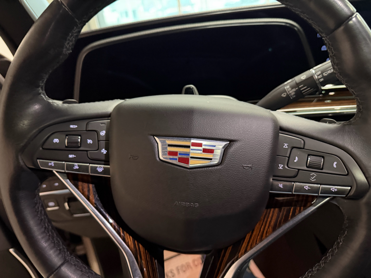 Cadillac Escalade ESV 4WD 4dr Premium Luxury 2022