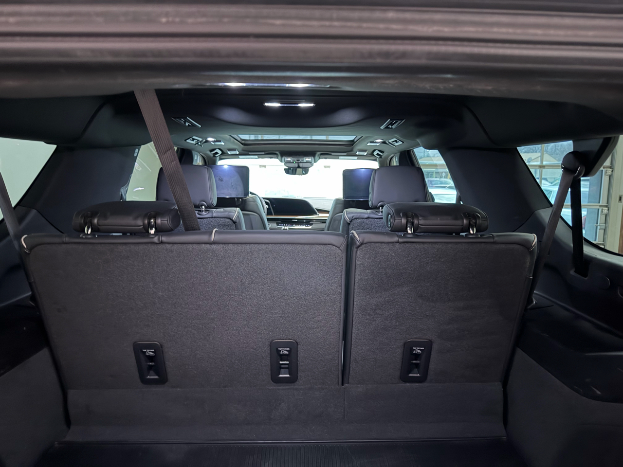 Cadillac Escalade ESV 4WD 4dr Premium Luxury 2022