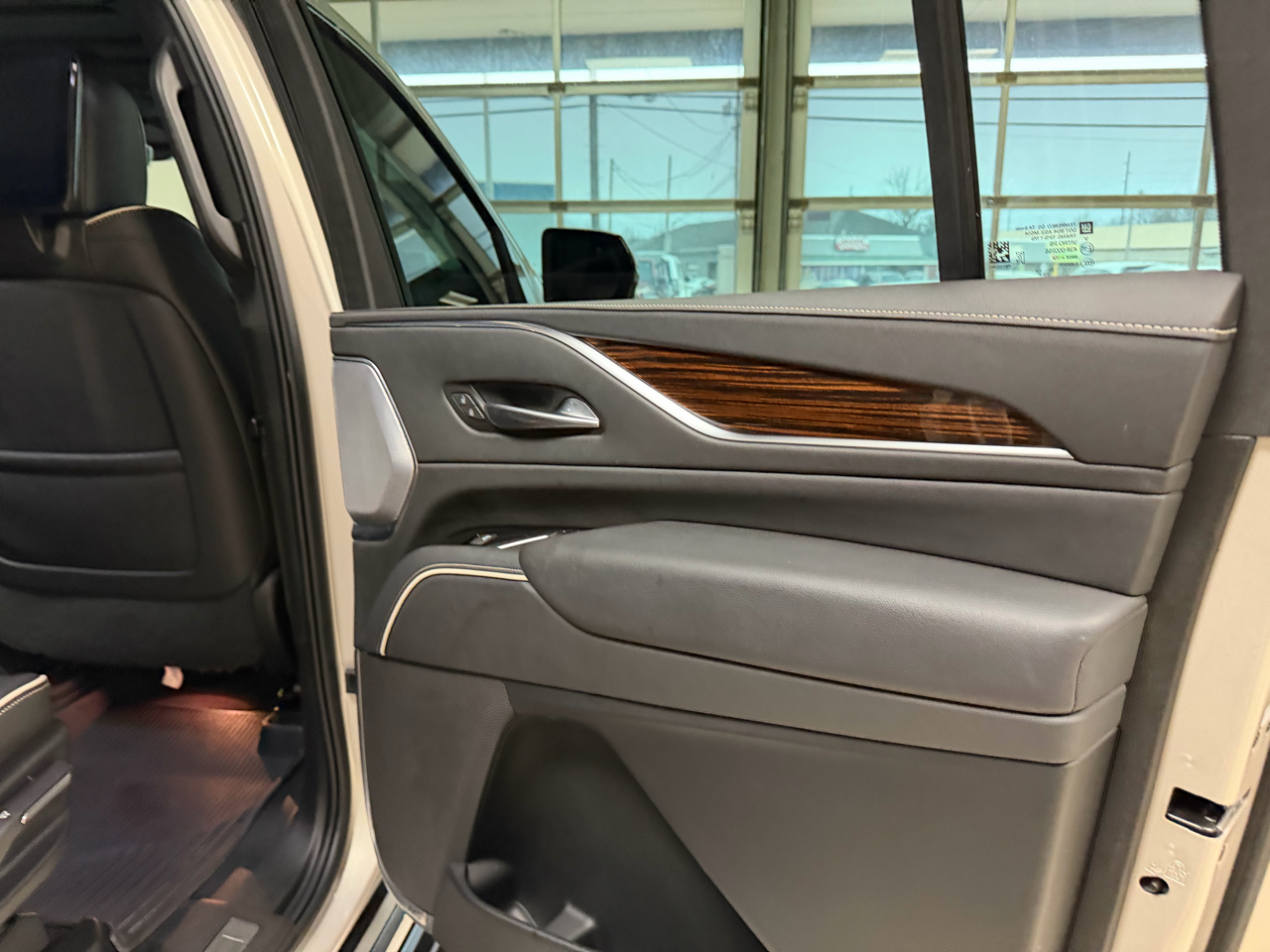 Cadillac Escalade ESV 4WD 4dr Premium Luxury 2022