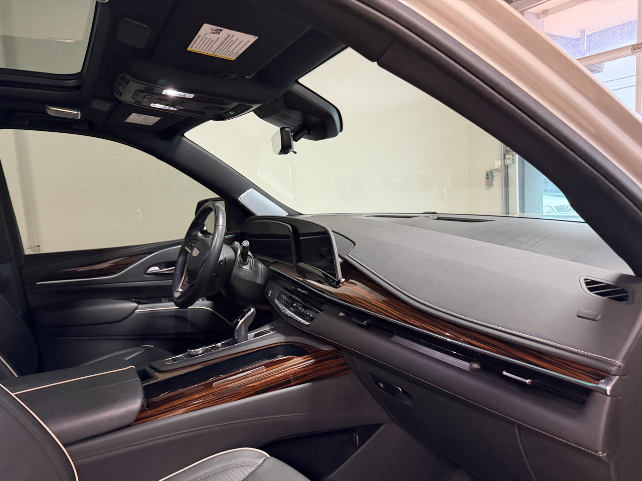 Cadillac Escalade ESV 4WD 4dr Premium Luxury 2022