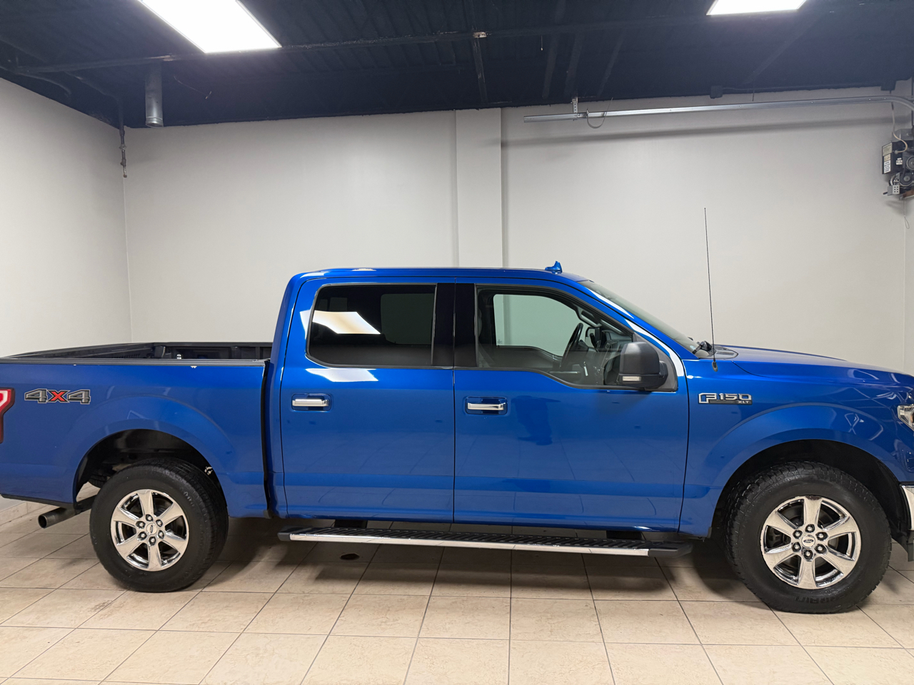 Ford F-150 4WD SuperCrew 150" XLT 2018