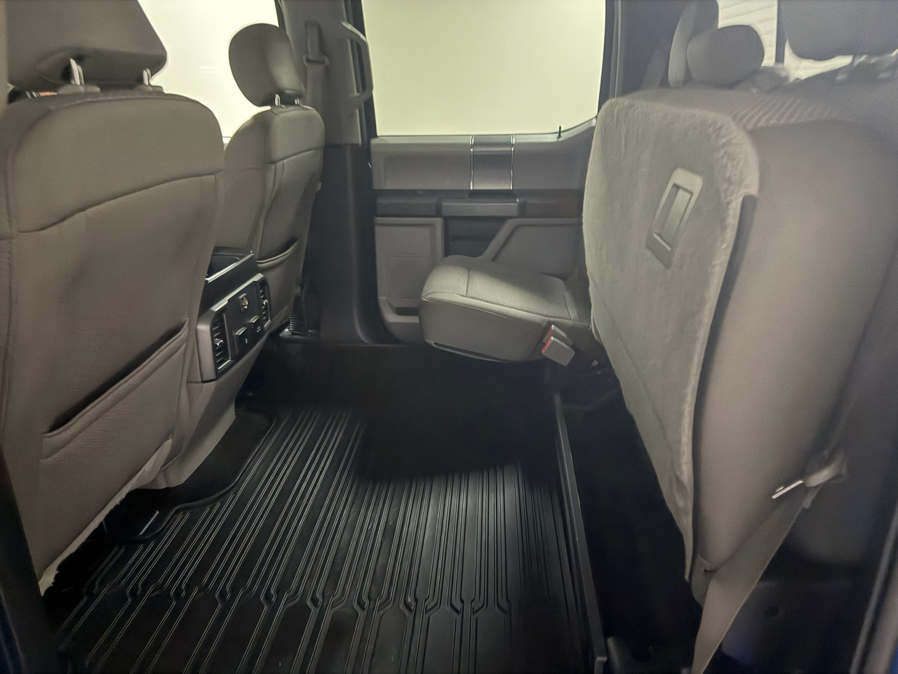 Ford F-150 4WD SuperCrew 150" XLT 2018