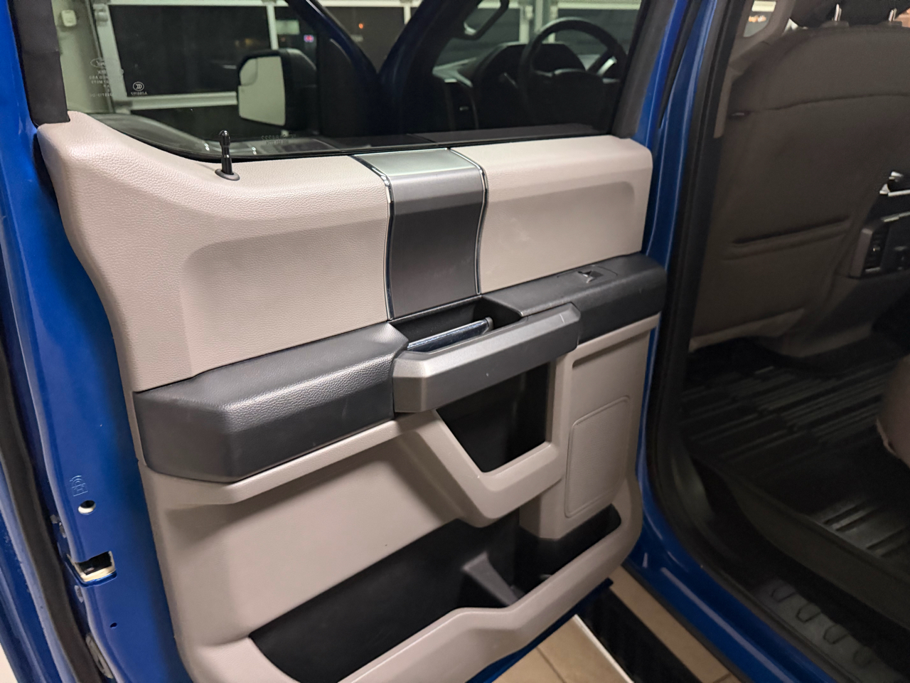 Ford F-150 4WD SuperCrew 150" XLT 2018