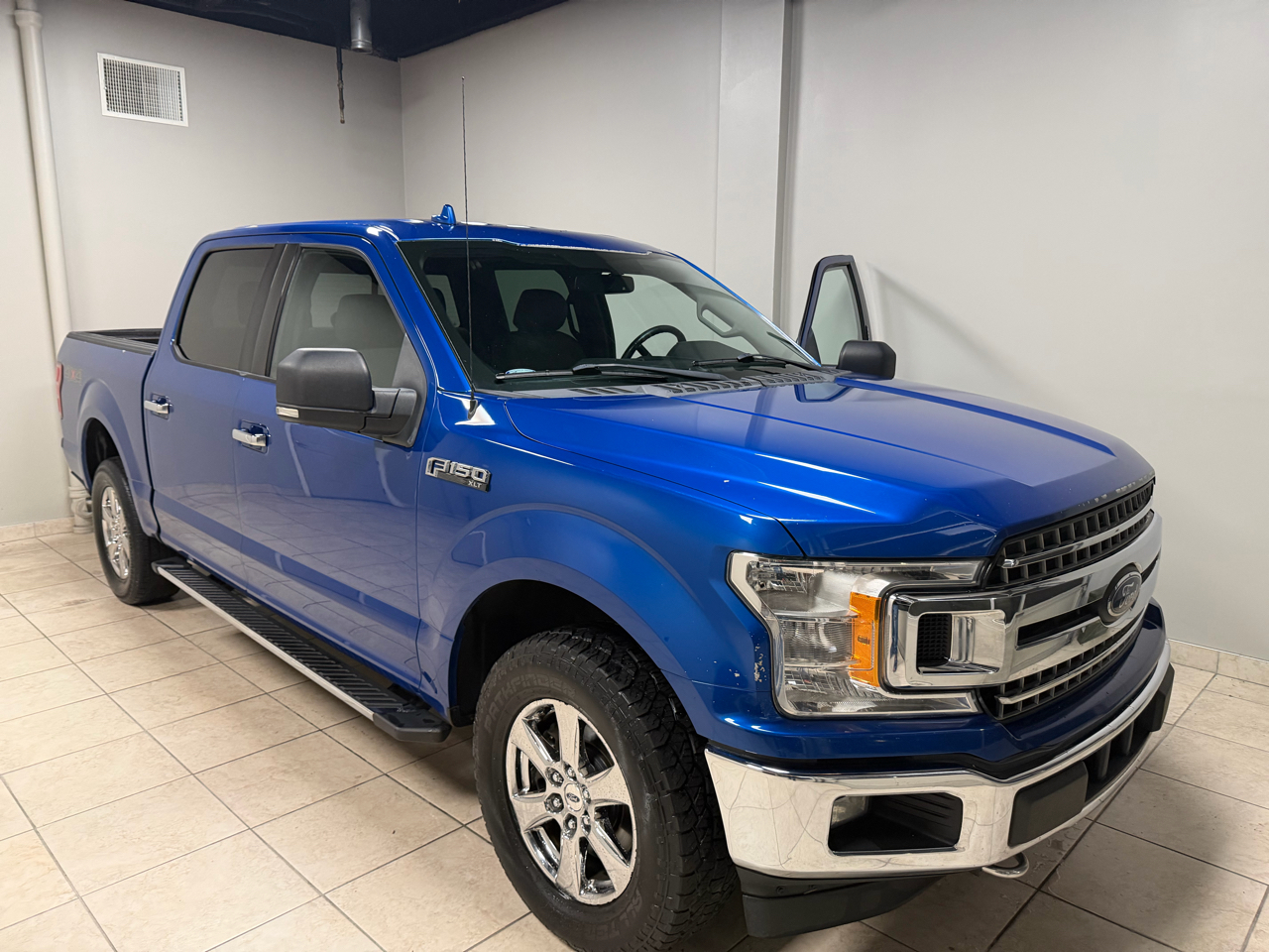 Ford F-150 4WD SuperCrew 150" XLT 2018