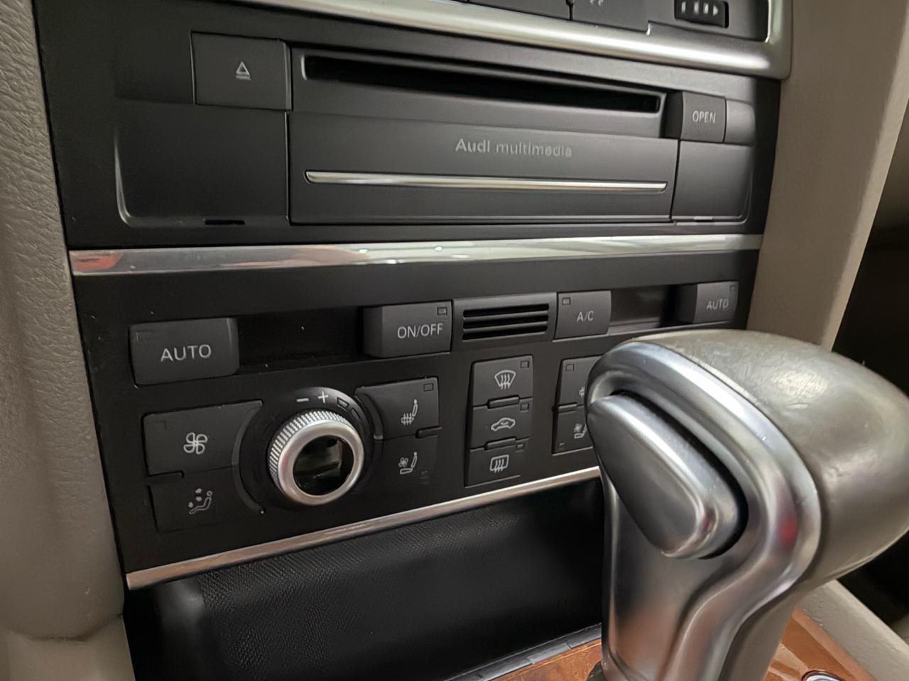 Audi Q7 quattro 4dr 3.0L TDI Prestige 2015