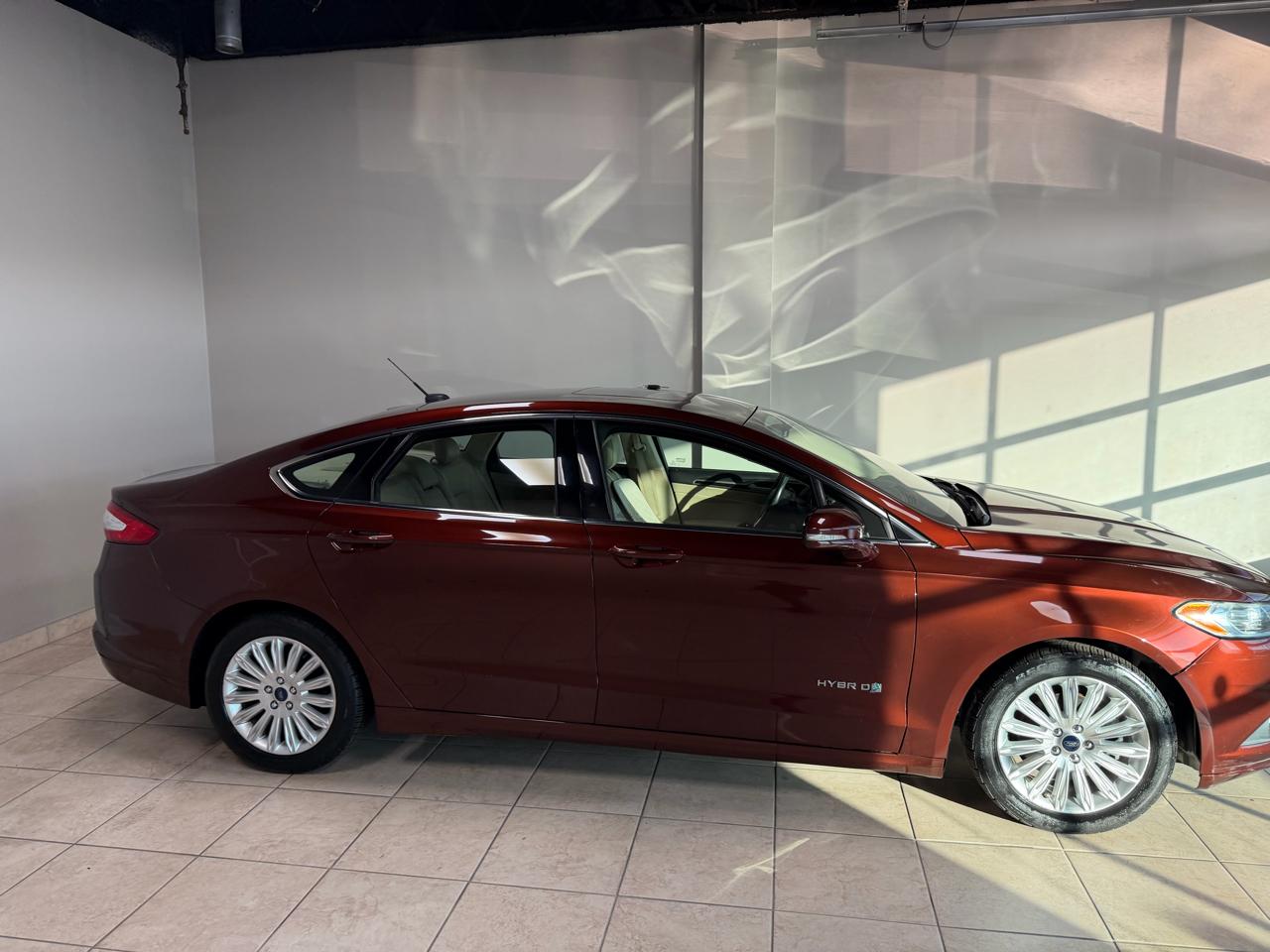 Ford Fusion 4dr Sdn SE Hybrid FWD 2015