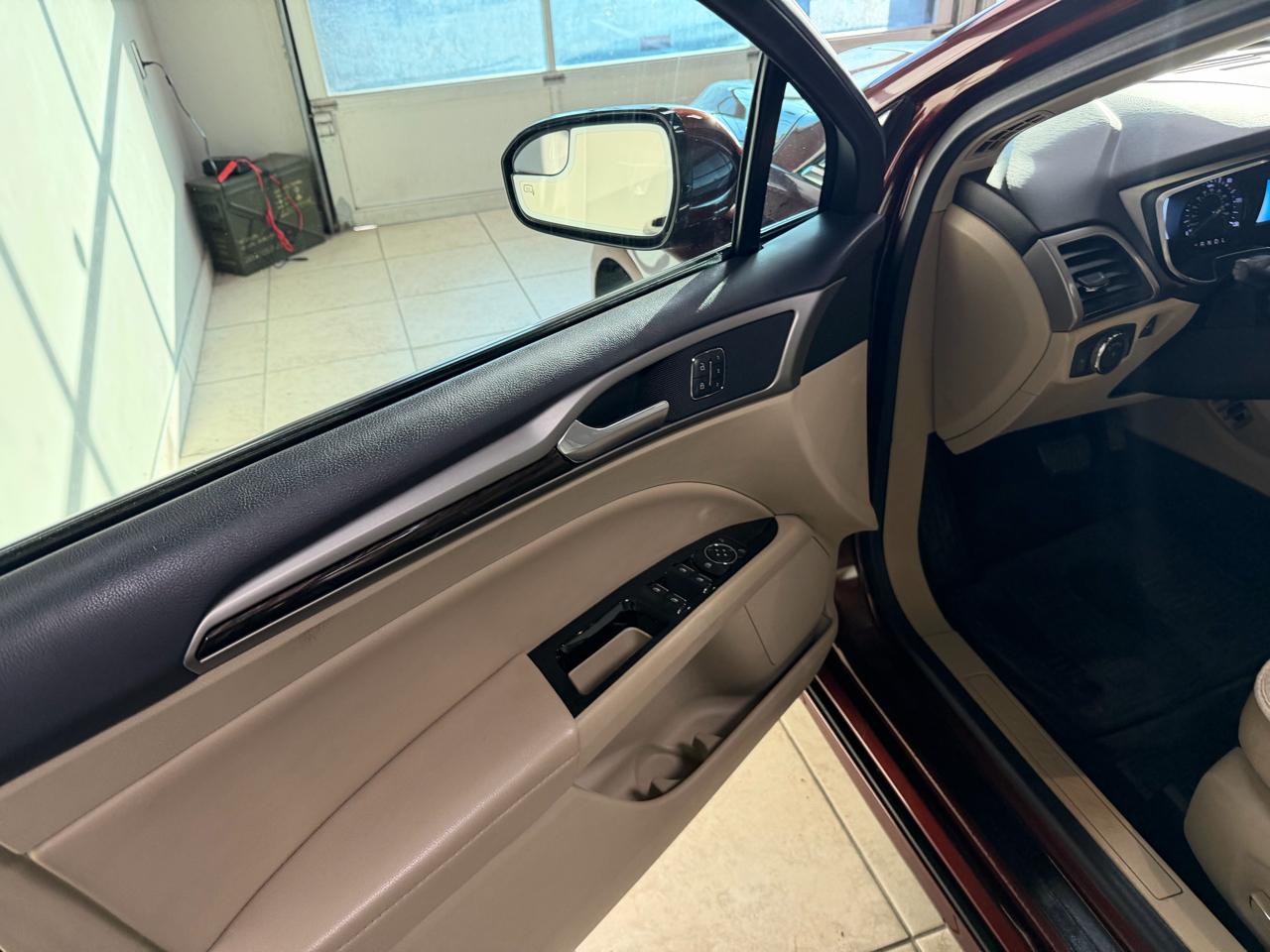 Ford Fusion 4dr Sdn SE Hybrid FWD 2015