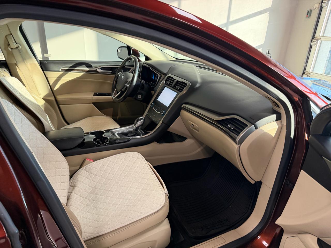 Ford Fusion 4dr Sdn SE Hybrid FWD 2015