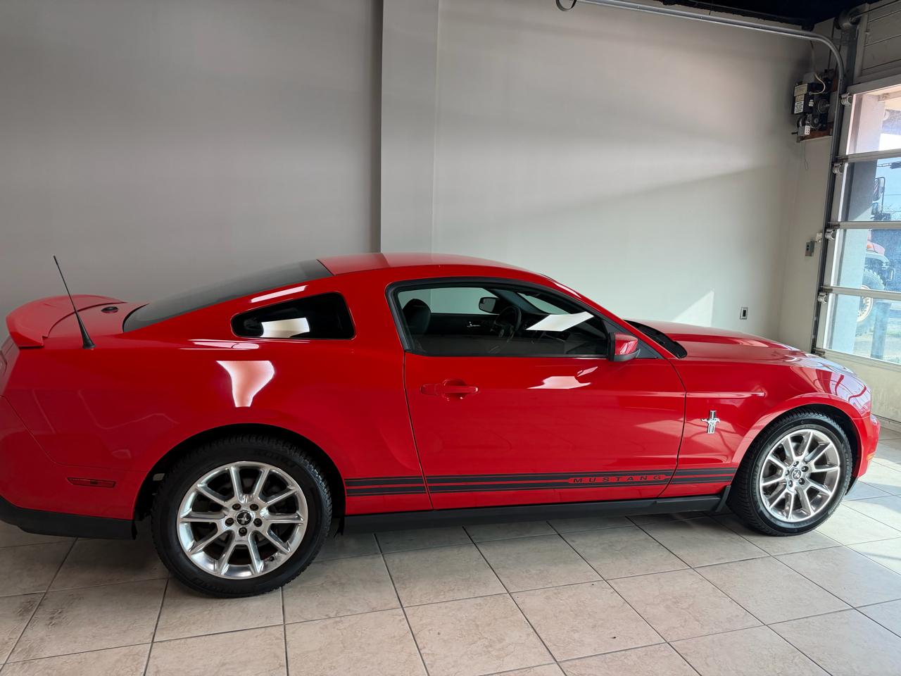 Ford Mustang 2dr Cpe V6 2011