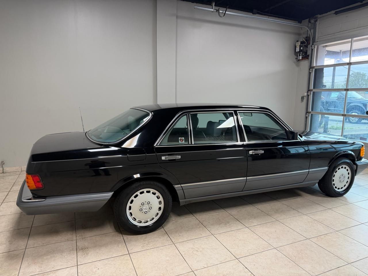 Mercedes-Benz 420 Series 4dr Sedan 420SEL 1990