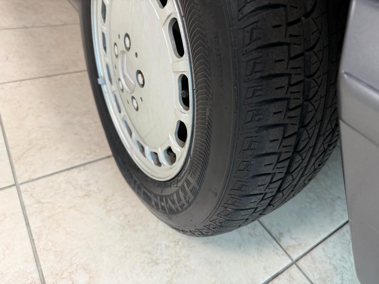 Mercedes-Benz 420 Series 4dr Sedan 420SEL 1990