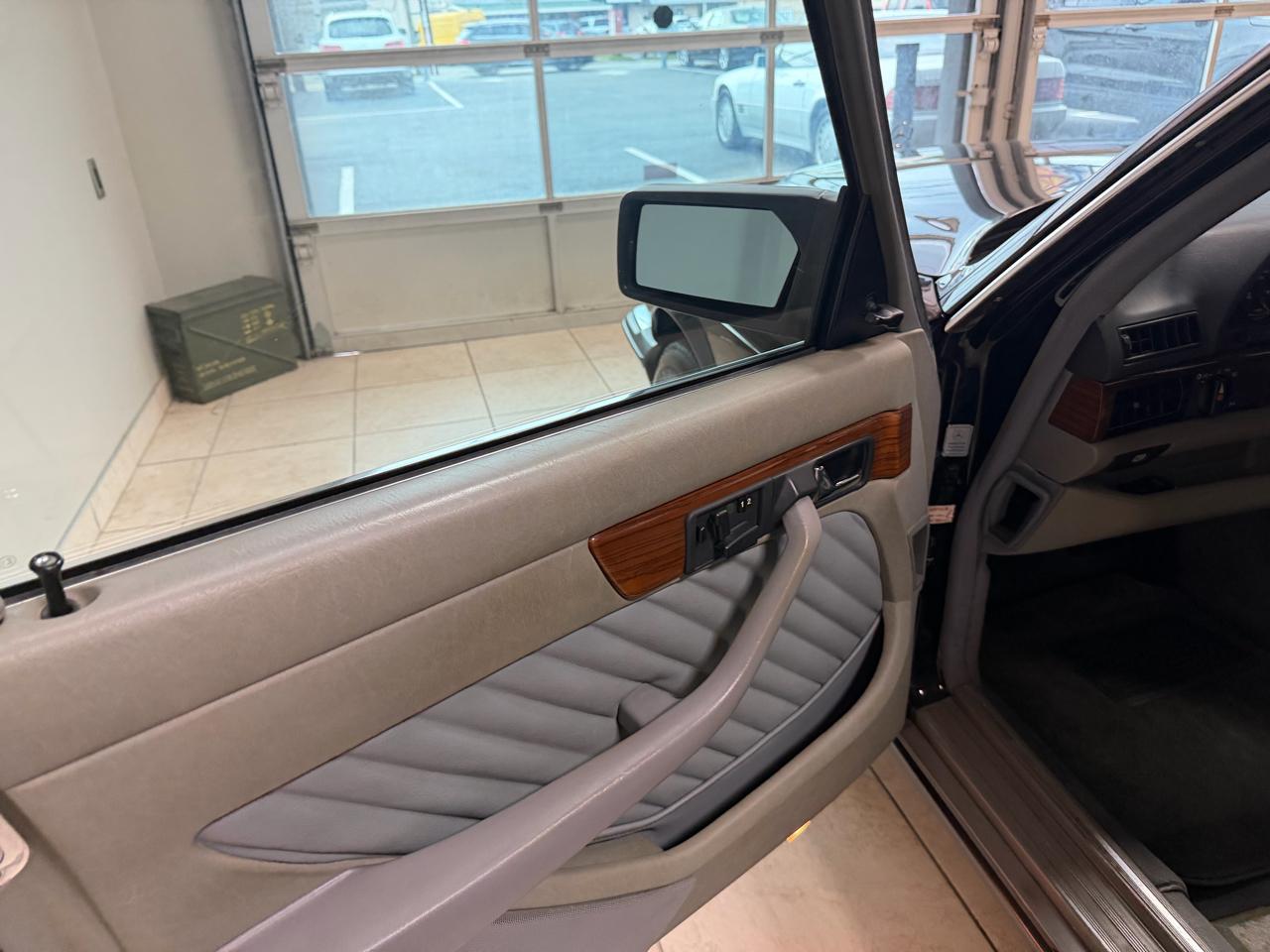 Mercedes-Benz 420 Series 4dr Sedan 420SEL 1990