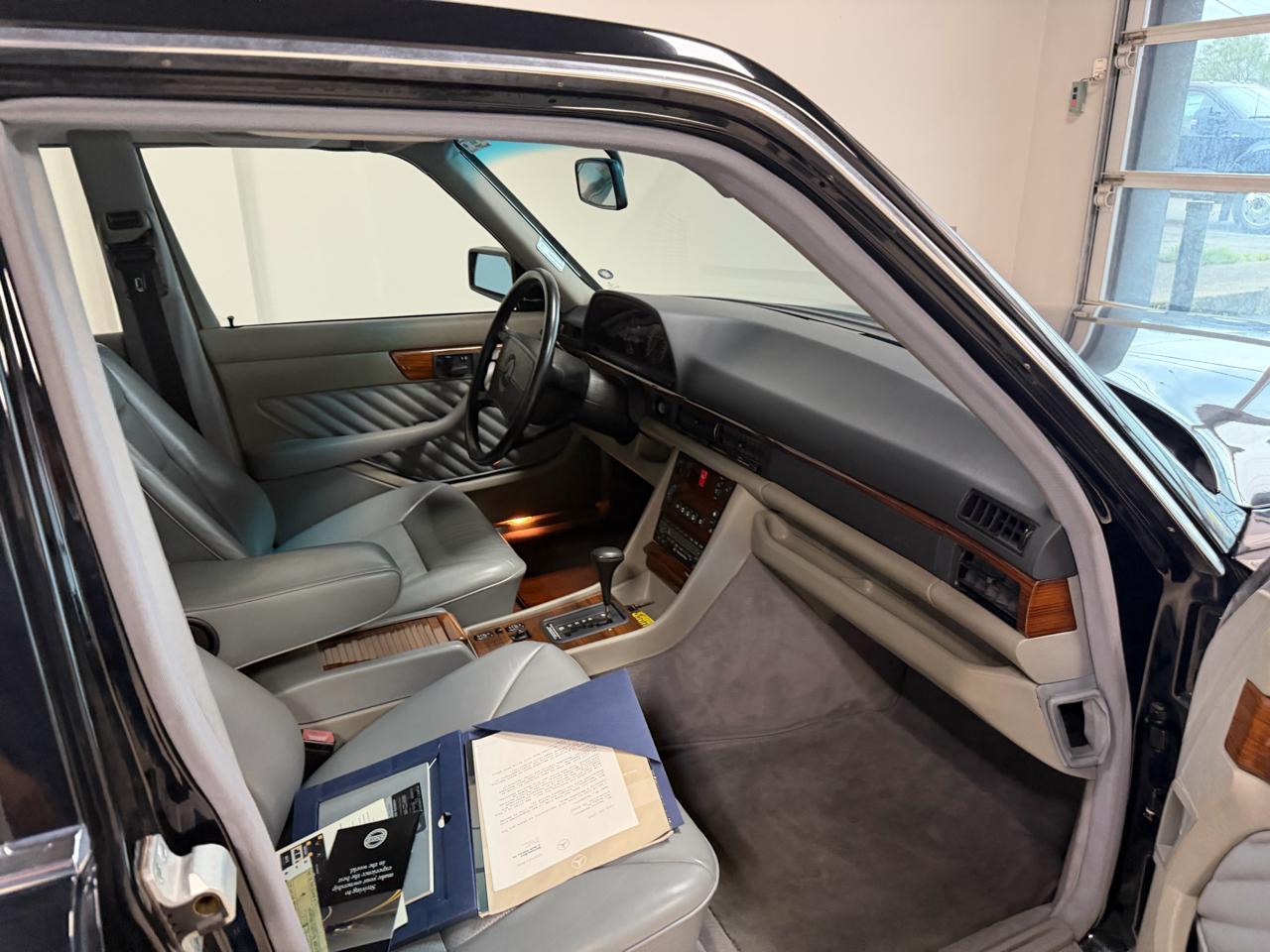 Mercedes-Benz 420 Series 4dr Sedan 420SEL 1990