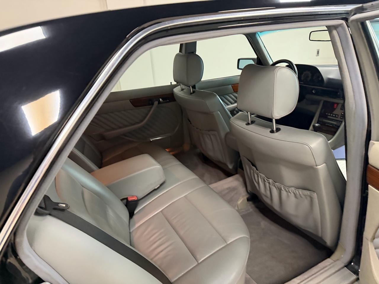 Mercedes-Benz 420 Series 4dr Sedan 420SEL 1990