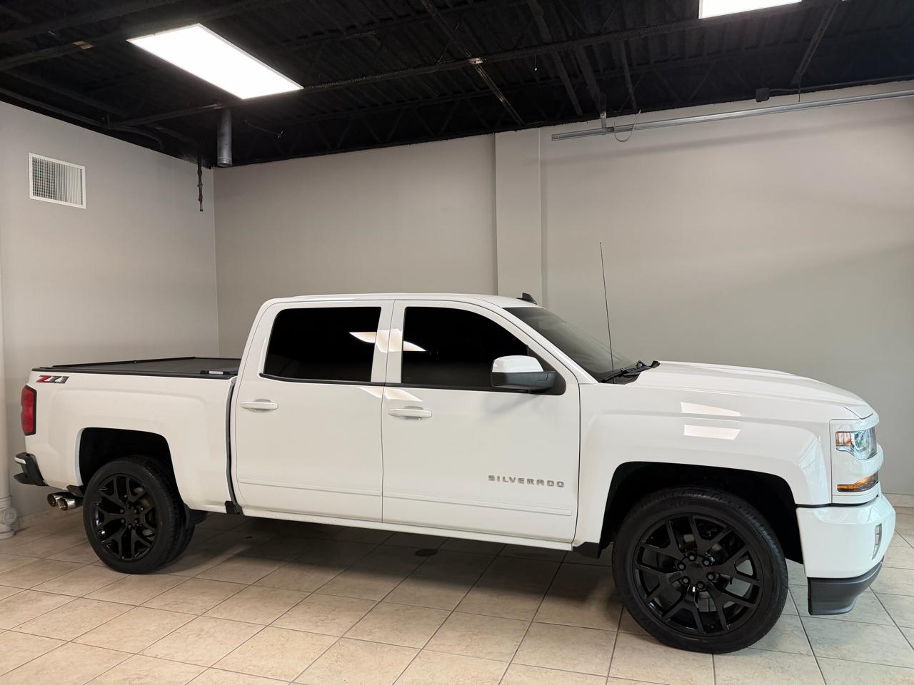 Chevrolet Silverado 1500 4WD Crew Cab 143.5" LT w/2LT 2018