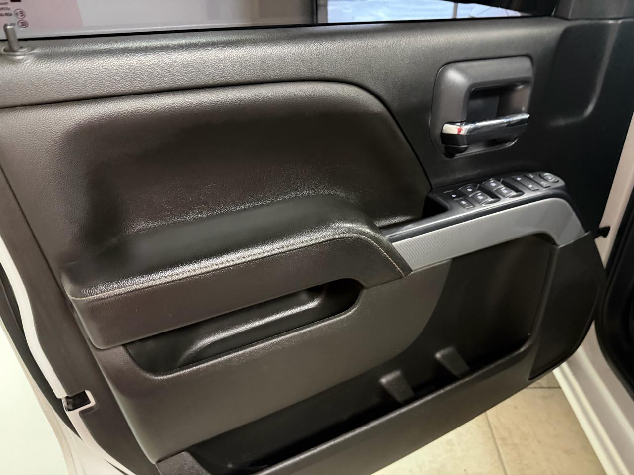 Chevrolet Silverado 1500 4WD Crew Cab 143.5" LT w/2LT 2018