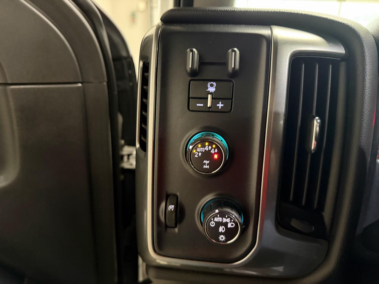 Chevrolet Silverado 1500 4WD Crew Cab 143.5" LT w/2LT 2018