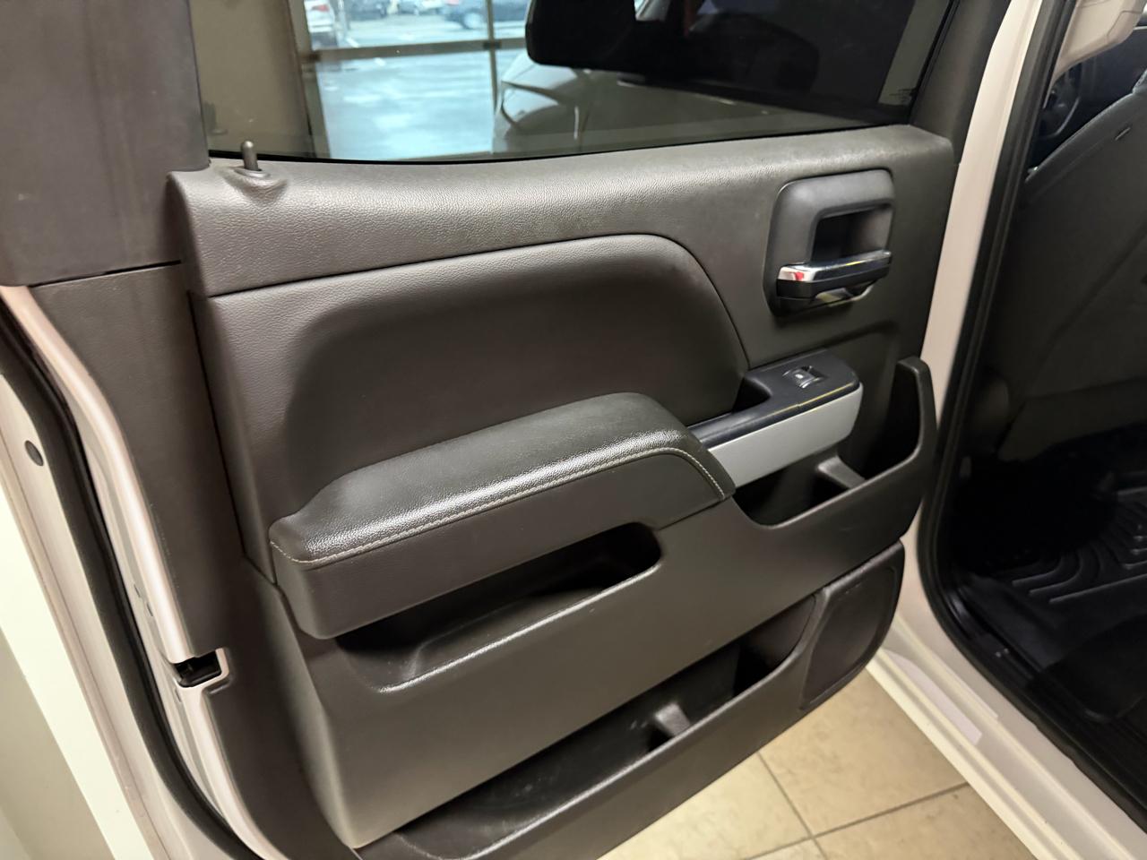 Chevrolet Silverado 1500 4WD Crew Cab 143.5" LT w/2LT 2018