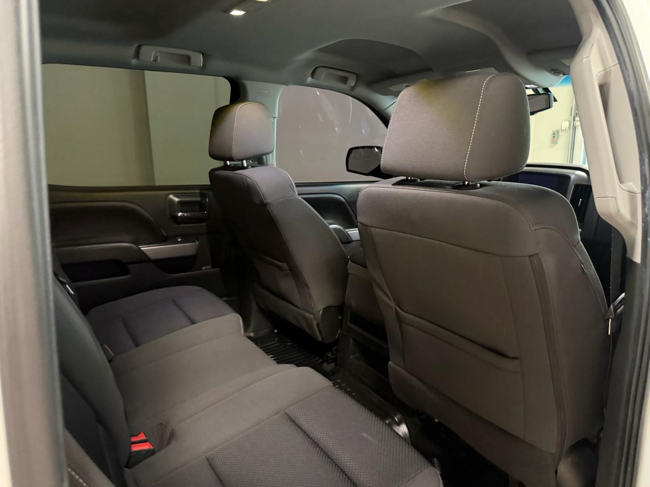 Chevrolet Silverado 1500 4WD Crew Cab 143.5" LT w/2LT 2018