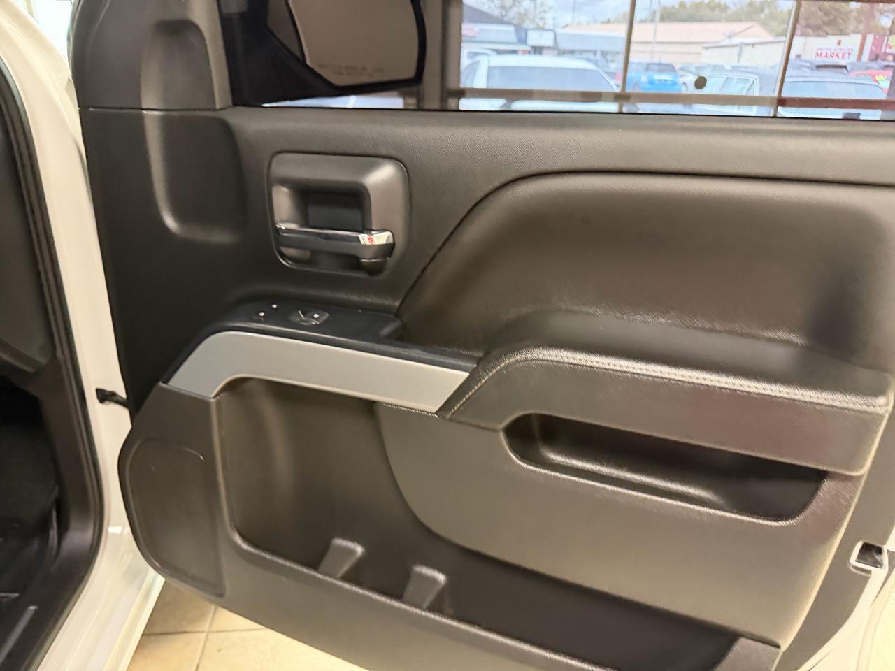 Chevrolet Silverado 1500 4WD Crew Cab 143.5" LT w/2LT 2018